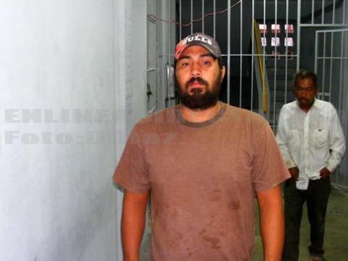 Amenaza a su hermana con navaja